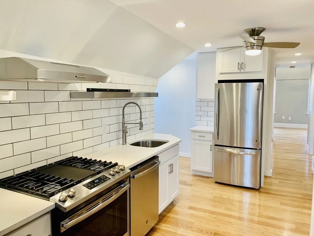 2 bed, 1 bath apartment for rent at 39 Bucknam Unit 3, Everett — photo 2 of 12