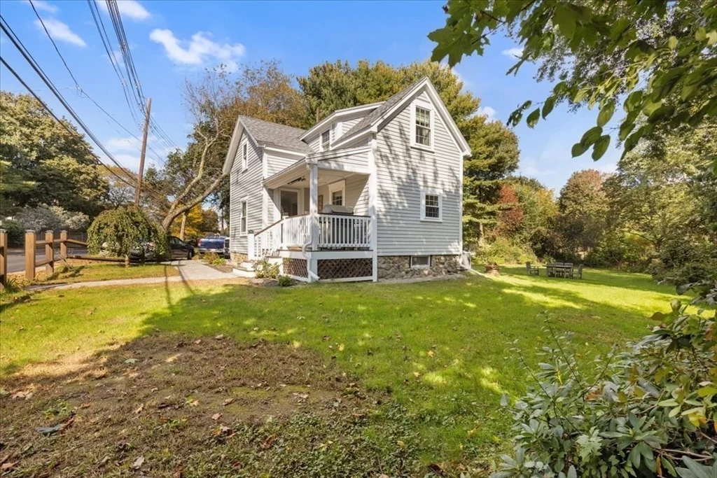 2 bed, 1 bath apartment for rent at 39 Burley St, Danvers — photo 2 of 14