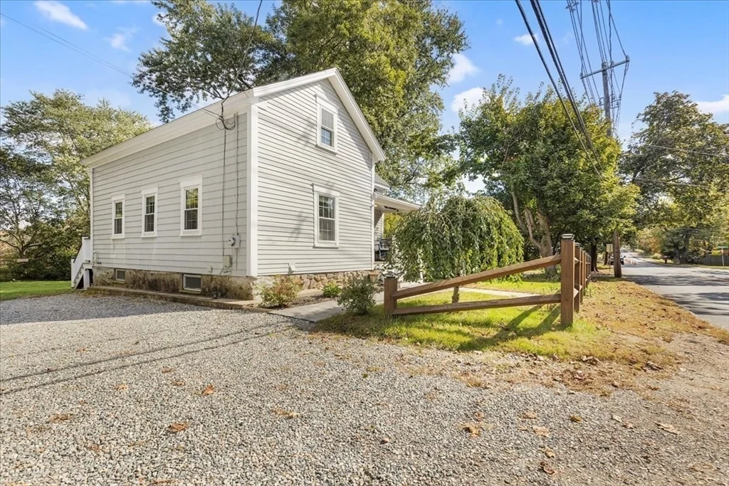 2 bed, 1 bath apartment for rent at 39 Burley St, Danvers — photo 3 of 14
