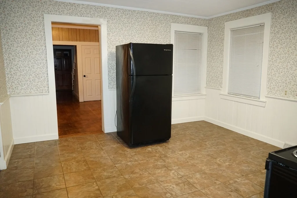 2 bed, 1 bath apartment for rent at 39 Burt St Unit 1, Berkley — photo 4 of 19