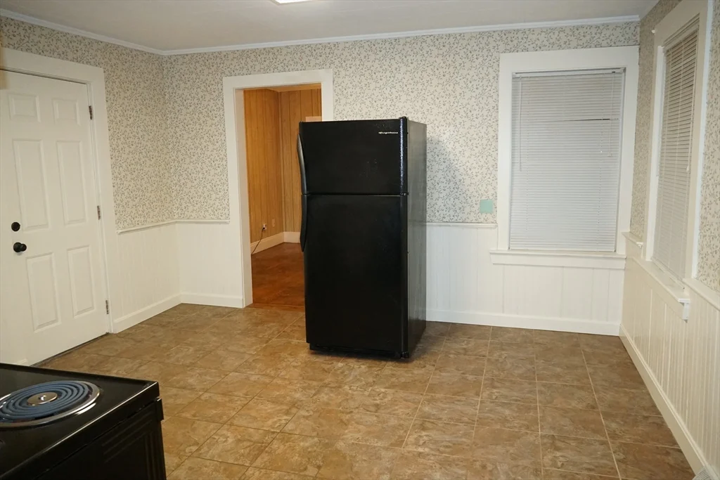 2 bed, 1 bath apartment for rent at 39 Burt St Unit 1, Berkley — photo 3 of 19