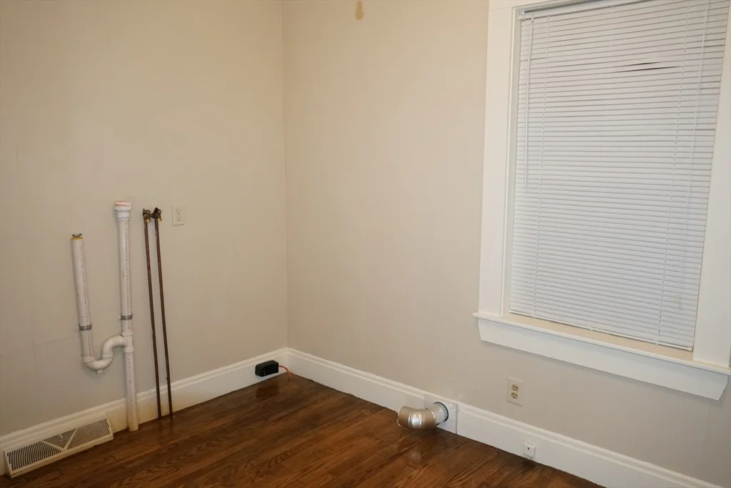 2 bed, 1 bath apartment for rent at 39 Burt St Unit 1, Berkley — photo 18 of 19