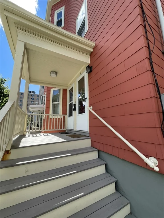 3 bed, 2 bath apartment for rent at 39 Calvin St Unit 2, Union Square — photo 9 of 11