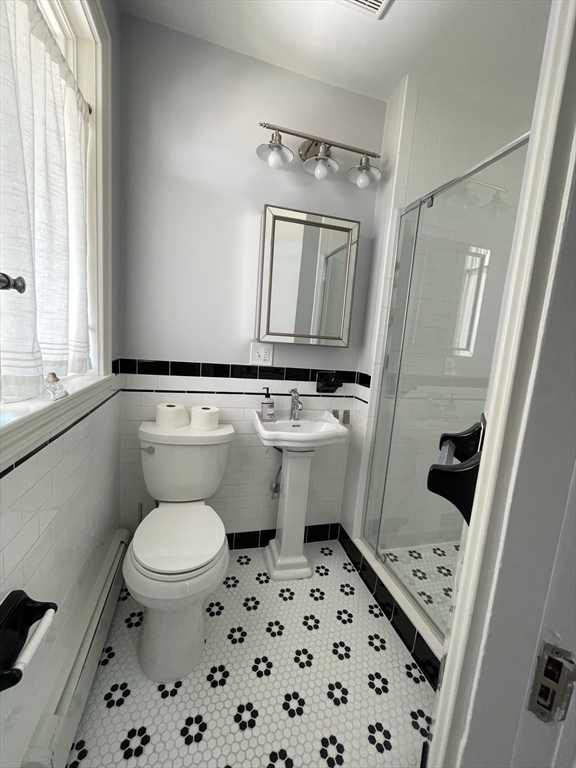 3 bed, 1 bath apartment for rent at 39 Calvin St Unit 3, Ward Two — photo 10 of 11