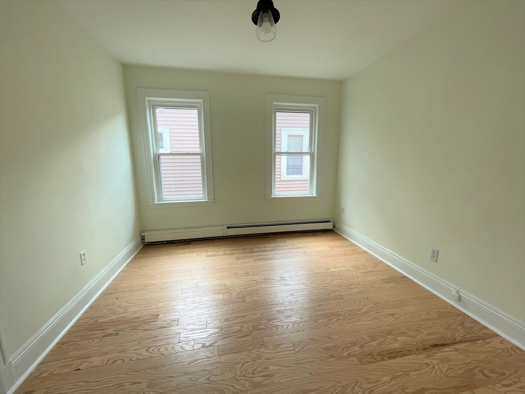 3 bed, 1 bath apartment for rent at 39 Calvin St Unit 3, Ward Two — photo 3 of 11