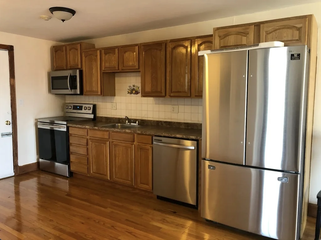 2 bed, 1 bath apartment for rent at 39 Cary Ave Unit 16, Chelsea — photo 4 of 8
