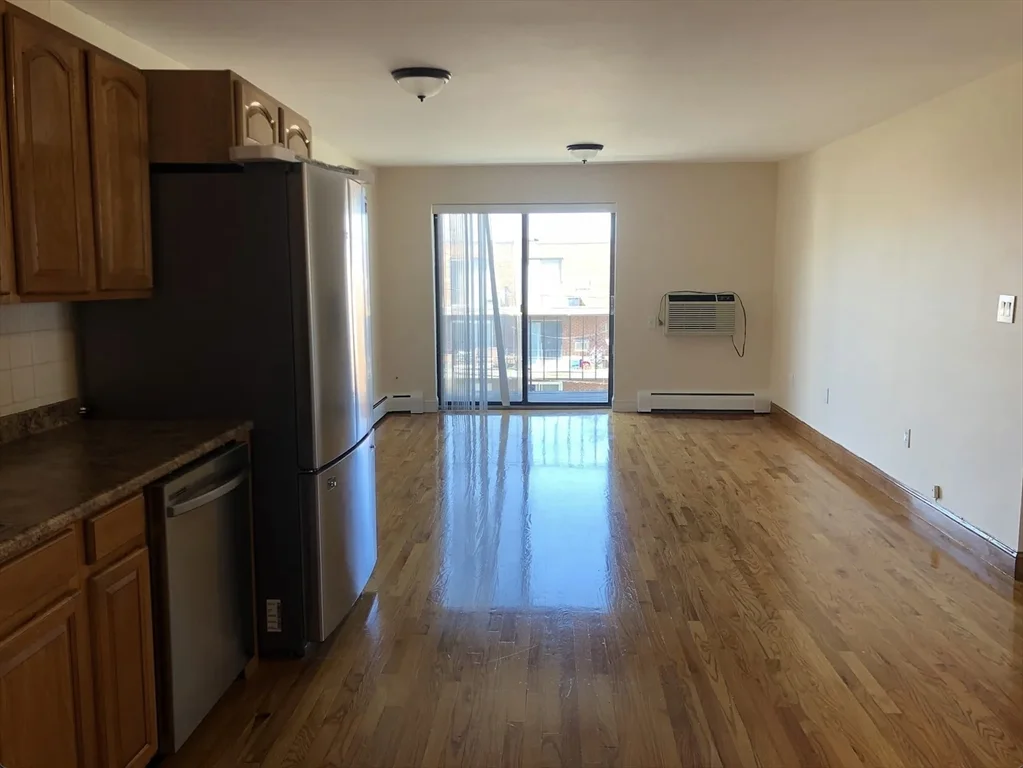 2 bed, 1 bath apartment for rent at 39 Cary Ave Unit 16, Chelsea — photo 2 of 8