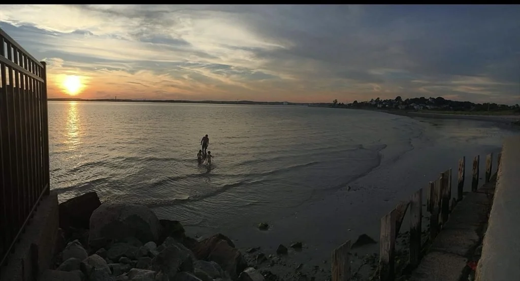 3 bed, 2 bath apartment for rent at 39 Castle Rd, Nahant — photo 8 of 30