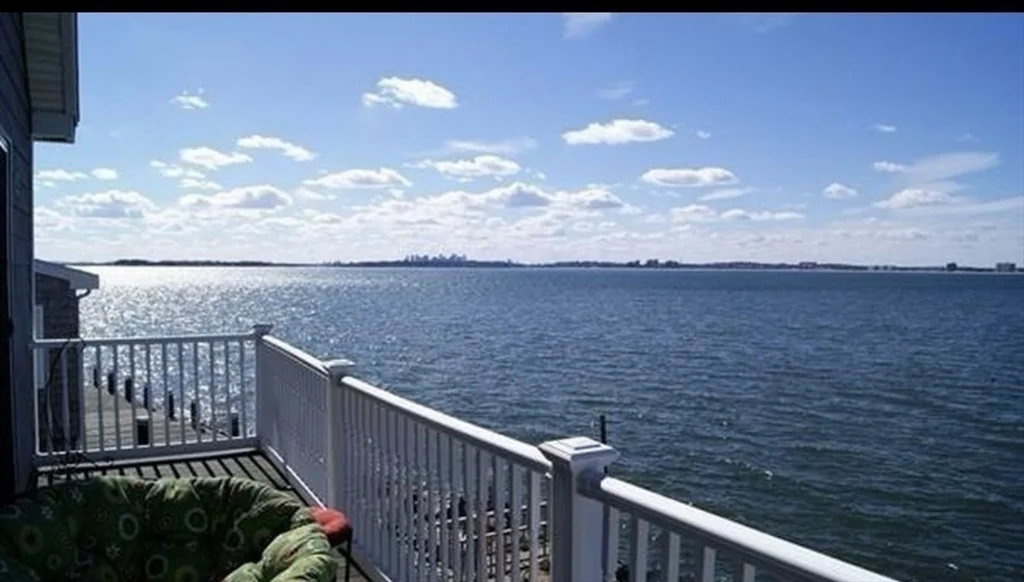 3 bed, 2 bath apartment for rent at 39 Castle Rd, Nahant — photo 1 of 30