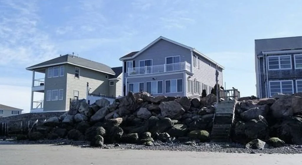 3 bed, 2 bath apartment for rent at 39 Castle Rd, Nahant — photo 14 of 30