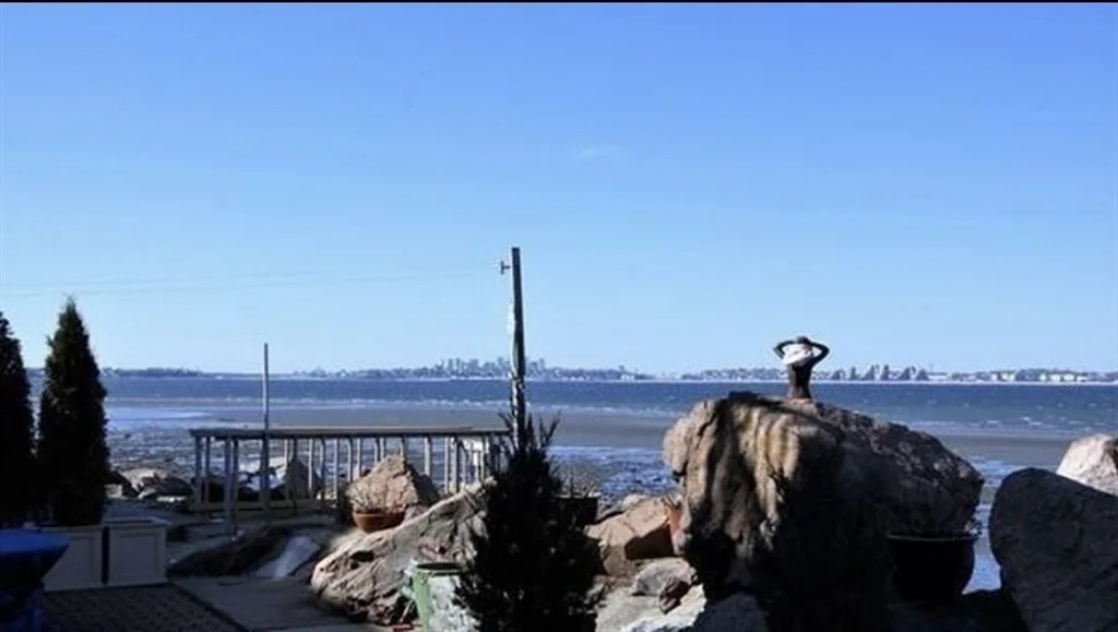 3 bed, 2 bath apartment for rent at 39 Castle Rd, Nahant — photo 13 of 30