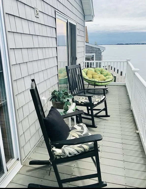 3 bed, 2 bath apartment for rent at 39 Castle Rd, Nahant — photo 9 of 30