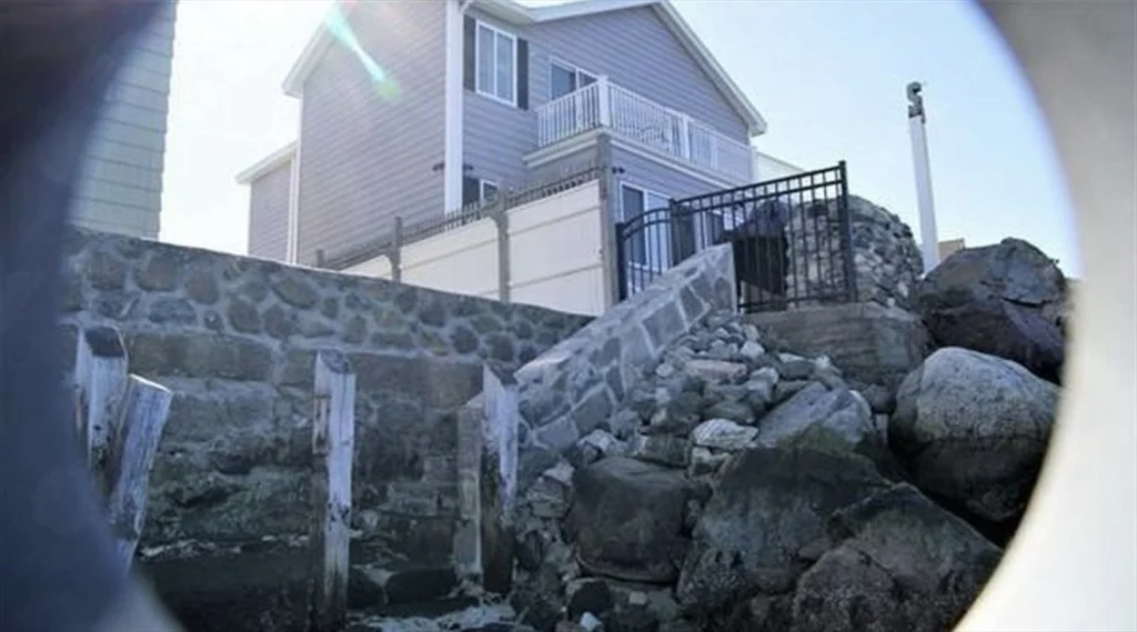3 bed, 2 bath apartment for rent at 39 Castle Rd, Nahant — photo 12 of 30