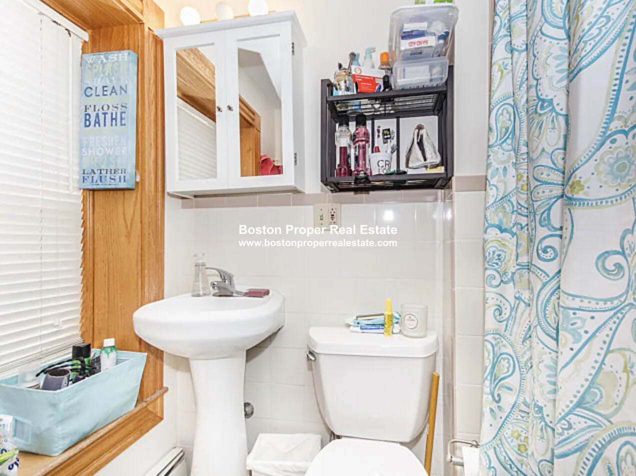 1 bed, 1 bath apartment for rent at 39 Charles St Unit 3, Back Bay — photo 6 of 7