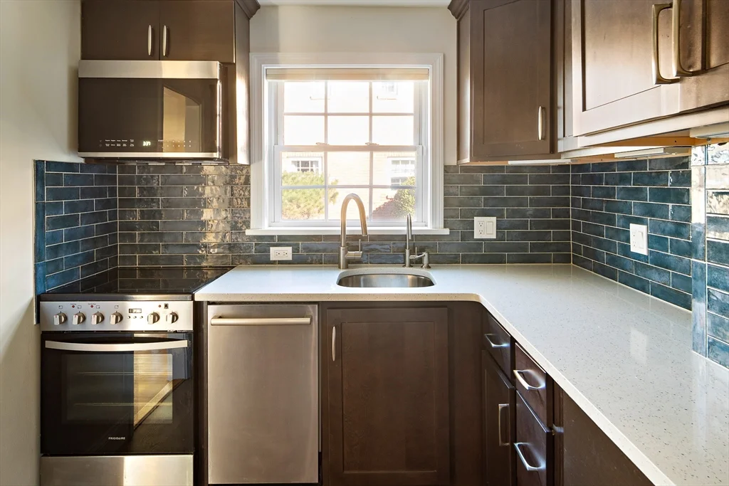 1 bed, 1 bath apartment for rent at 39 Charlesbank Rd Unit 39, Newton Corner — photo 11 of 21