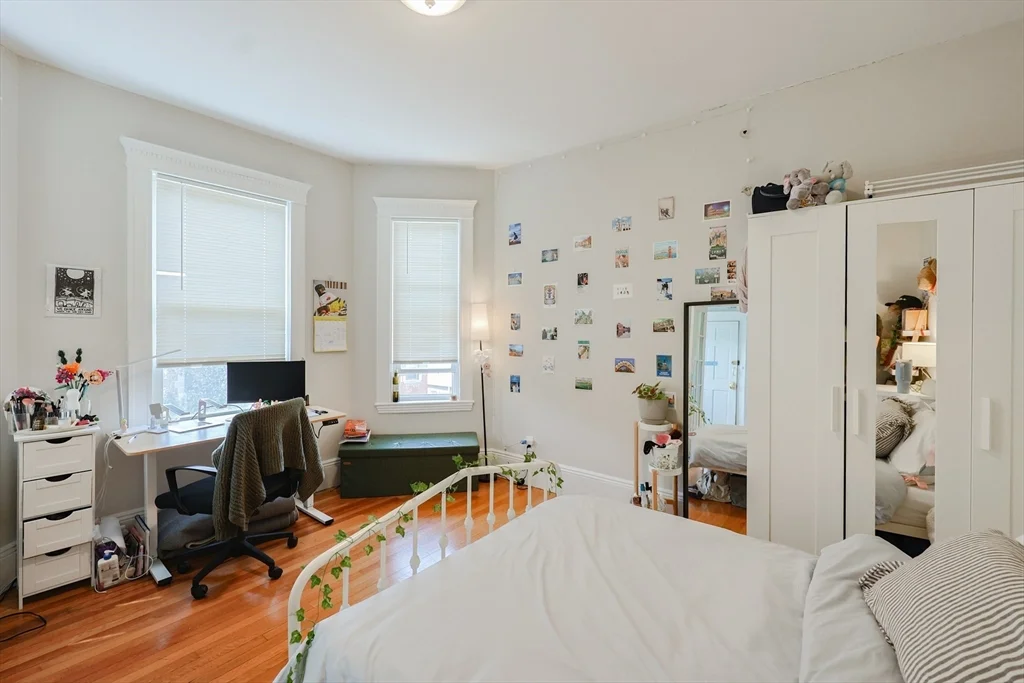 4 bed, 2 bath apartment for rent at 39 Chester Unit 2, Allston — photo 5 of 10