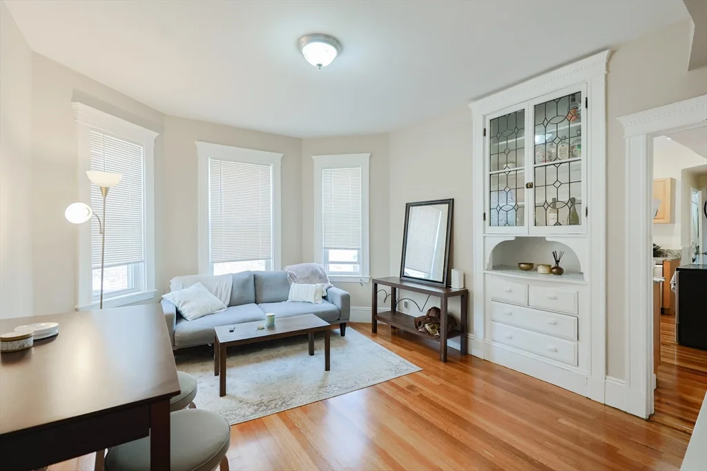 4 bed, 2 bath apartment for rent at 39 Chester Unit 2, Allston — photo 3 of 10