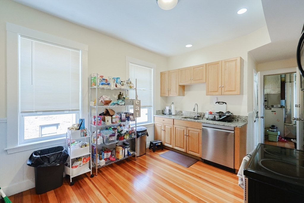 4 bed, 2 bath apartment for rent at 39 Chester Unit 3, Allston — photo 2 of 12