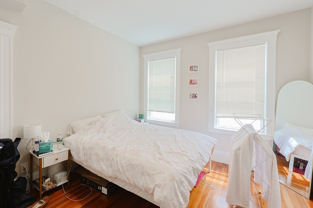 4 bed, 2 bath apartment for rent at 39 Chester Unit 3, Allston — photo 8 of 12