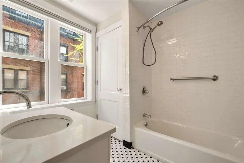 1 bed, 1 bath apartment for rent at 39 Clarendon St Unit 2, South End — photo 24 of 30