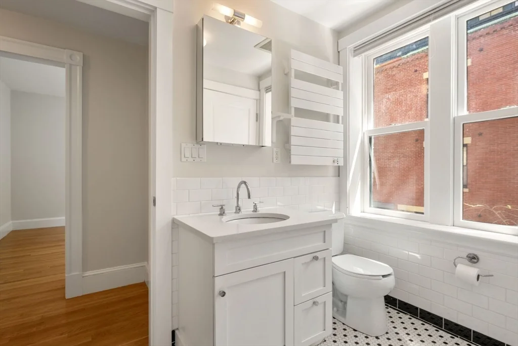 1 bed, 1 bath apartment for rent at 39 Clarendon St Unit 2, South End — photo 25 of 30