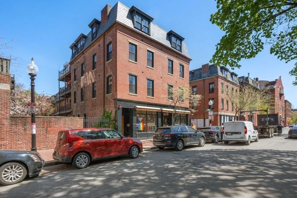 1 bed, 1 bath apartment for rent at 39 Clarendon St Unit 2, South End — photo 4 of 30