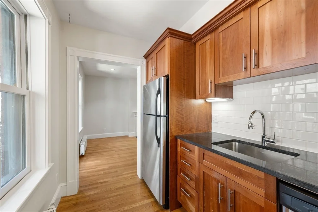 1 bed, 1 bath apartment for rent at 39 Clarendon St Unit 2, South End — photo 13 of 30