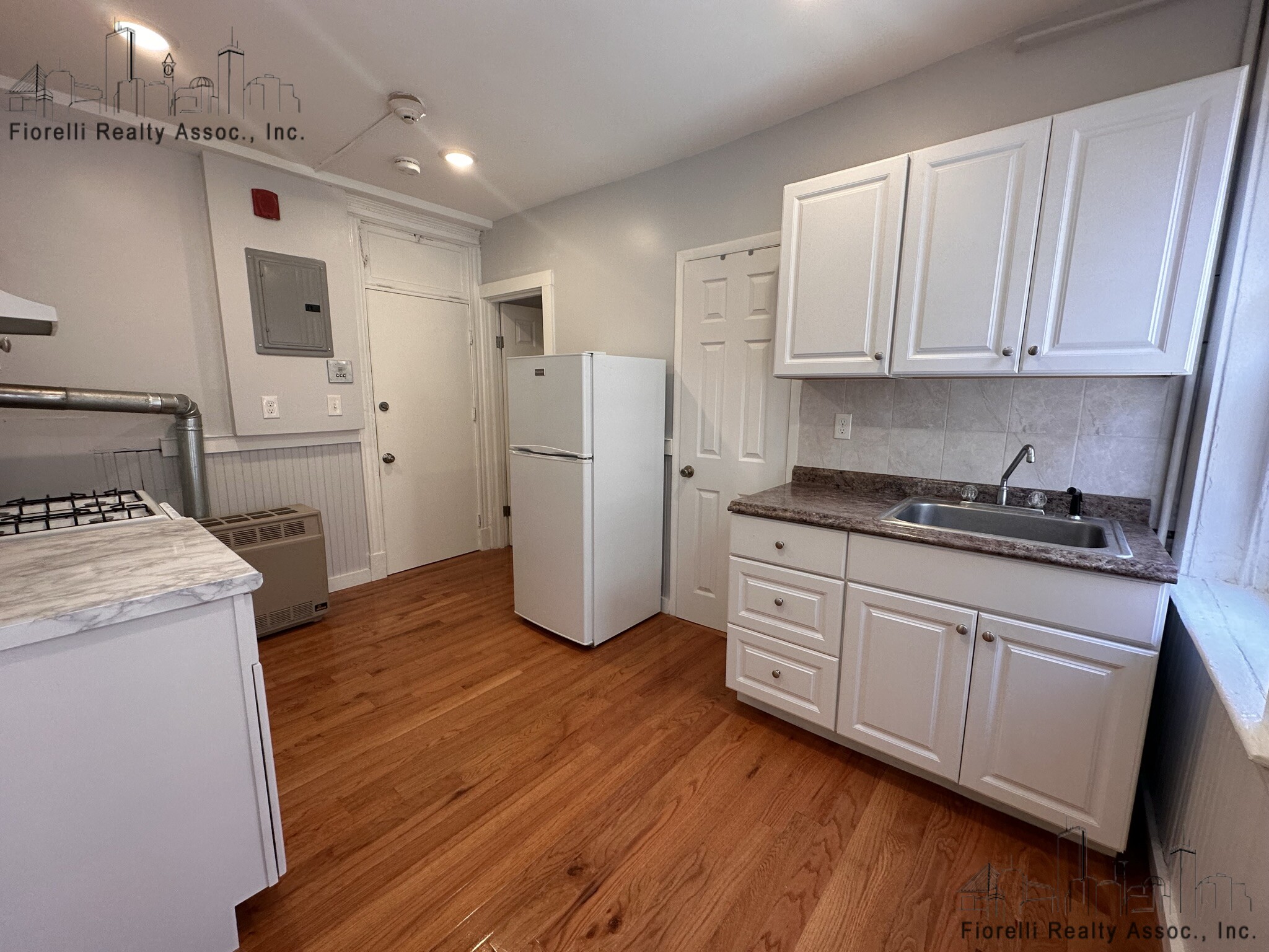 2 bed, 1 bath apartment for rent at 39 Clark St Unit 22, North End — photo 3 of 12