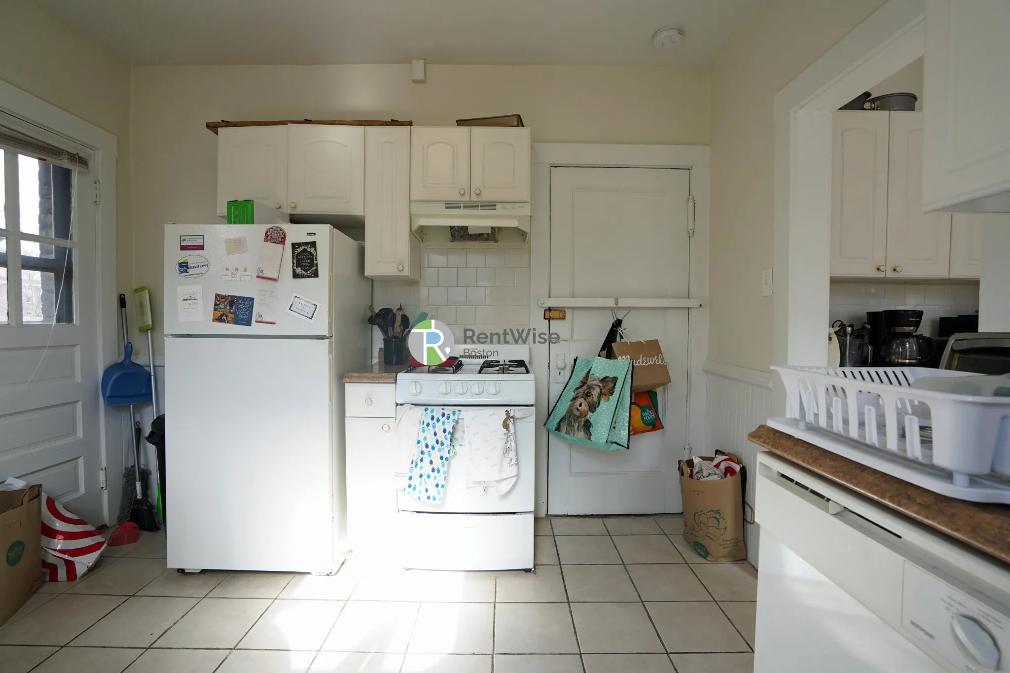 3 bed, 1 bath apartment for rent at 39 Clinton St Unit 3, Mid-Cambridge — photo 6 of 32