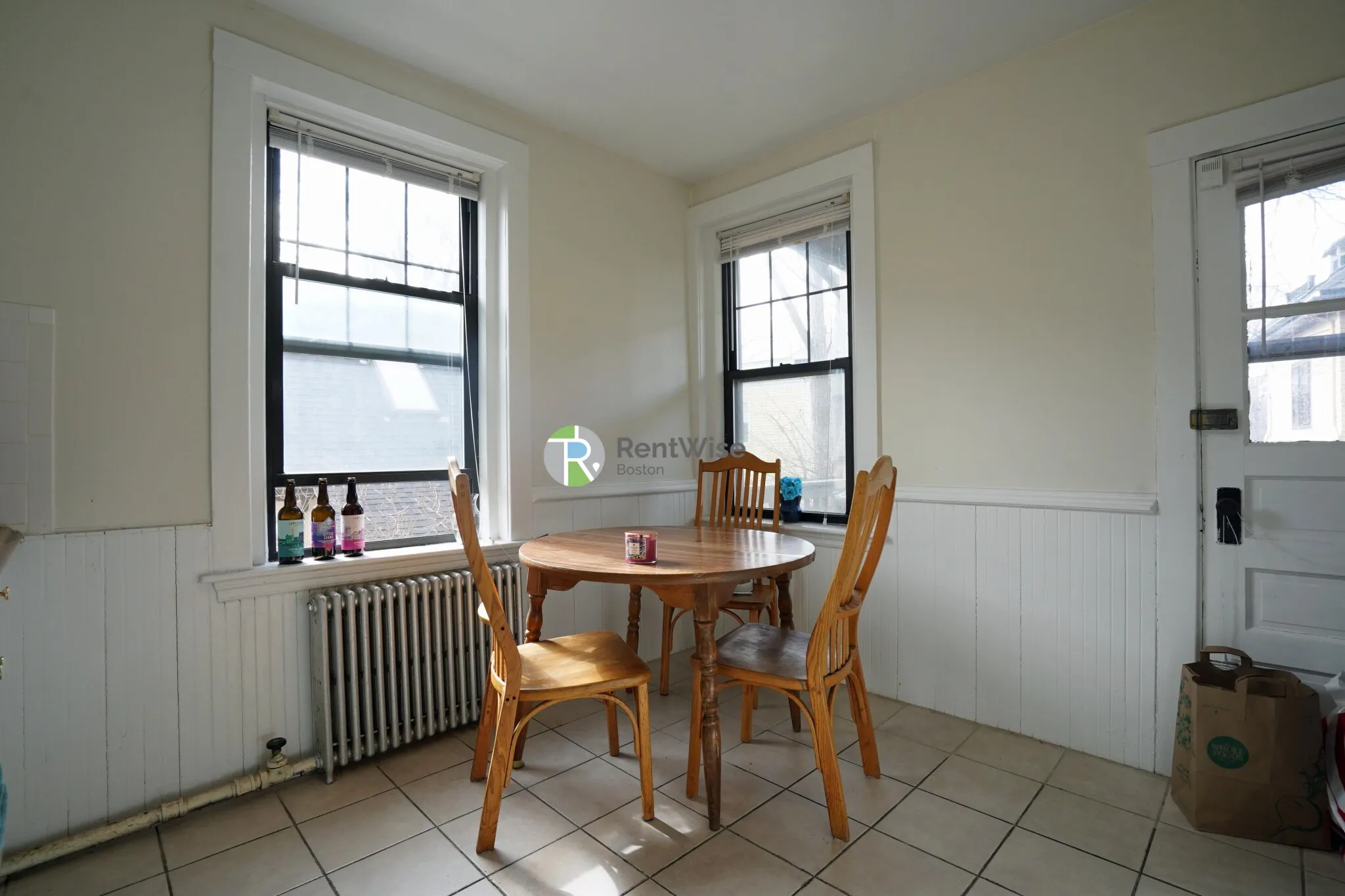 3 bed, 1 bath apartment for rent at 39 Clinton St Unit 3, Mid-Cambridge — photo 8 of 32