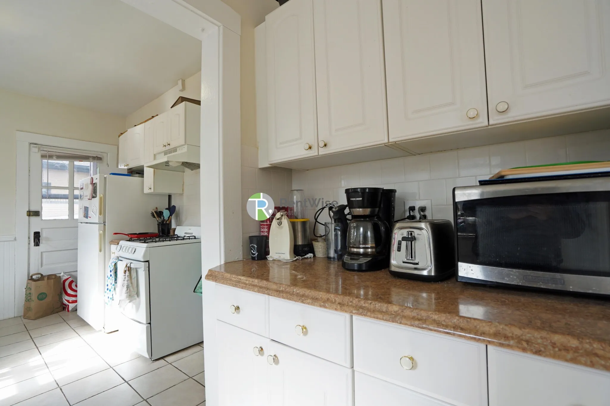 3 bed, 1 bath apartment for rent at 39 Clinton St Unit 3, Mid-Cambridge — photo 12 of 32