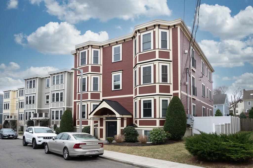 4 bed, 3 bath apartment for rent at 39 Coffey St Unit 2, Dorchester — photo 26 of 32