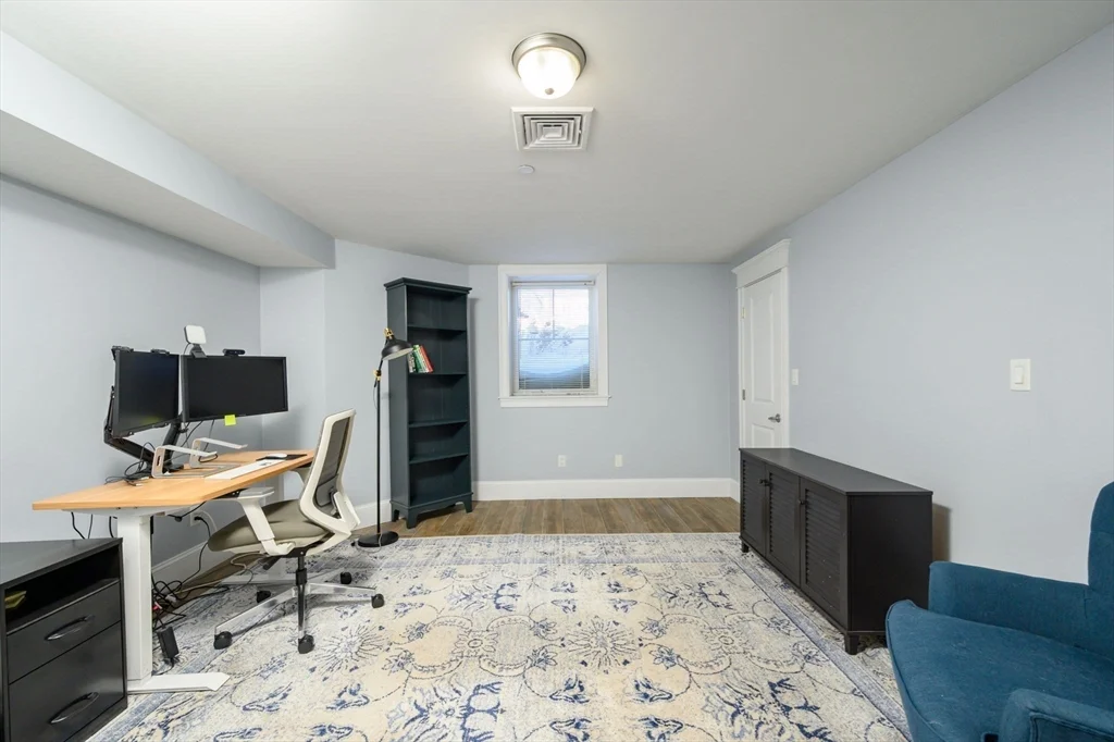4 bed, 3 bath apartment for rent at 39 Coffey St Unit 2, Dorchester — photo 21 of 32