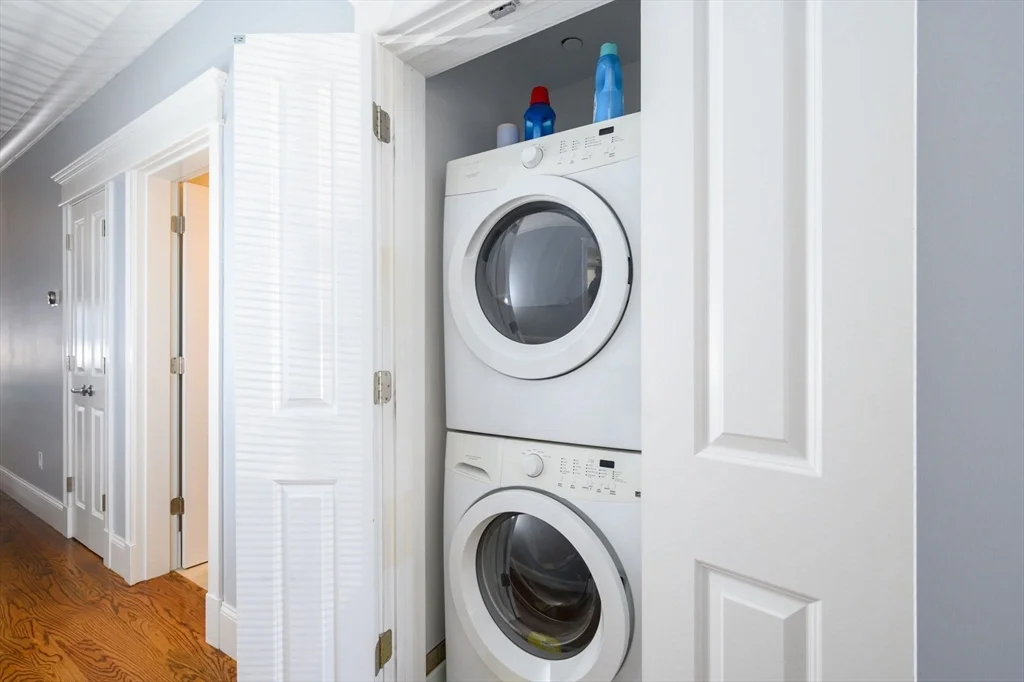 4 bed, 3 bath apartment for rent at 39 Coffey St Unit 2, Dorchester — photo 24 of 32