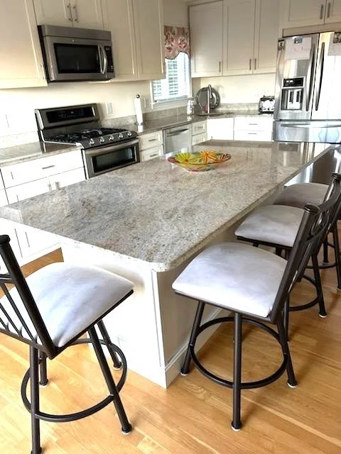 2 bed, 1 bath apartment for rent at 39 Columbus Unit 39, Marshfield — photo 2 of 8
