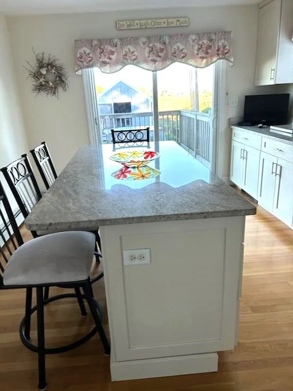 2 bed, 1 bath apartment for rent at 39 Columbus Unit 39, Marshfield — photo 1 of 8
