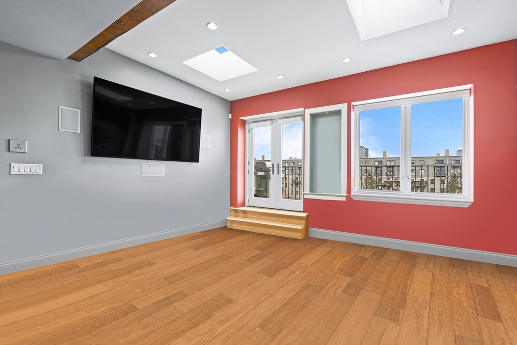 2 bed, 2 bath apartment for rent at 39 Commercial Wharf Unit 7, Waterfront — photo 10 of 28