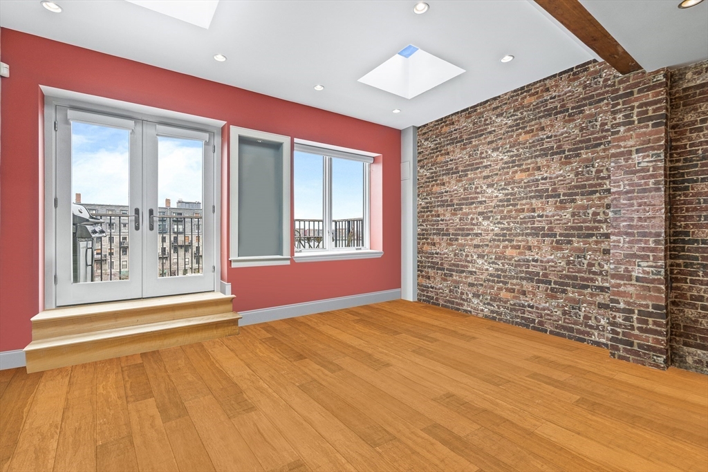 2 bed, 2 bath apartment for rent at 39 Commercial Wharf Unit 7, Waterfront — photo 11 of 28