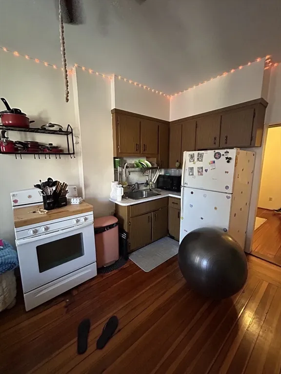 1 bed, 1 bath apartment for rent at 39 Cooper St Unit 2, North End — photo 2 of 18