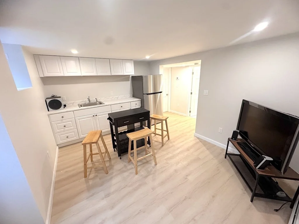 2 bed, 1 bath apartment for rent at 39 Cottage St Unit 1, Stoneham — photo 1 of 24