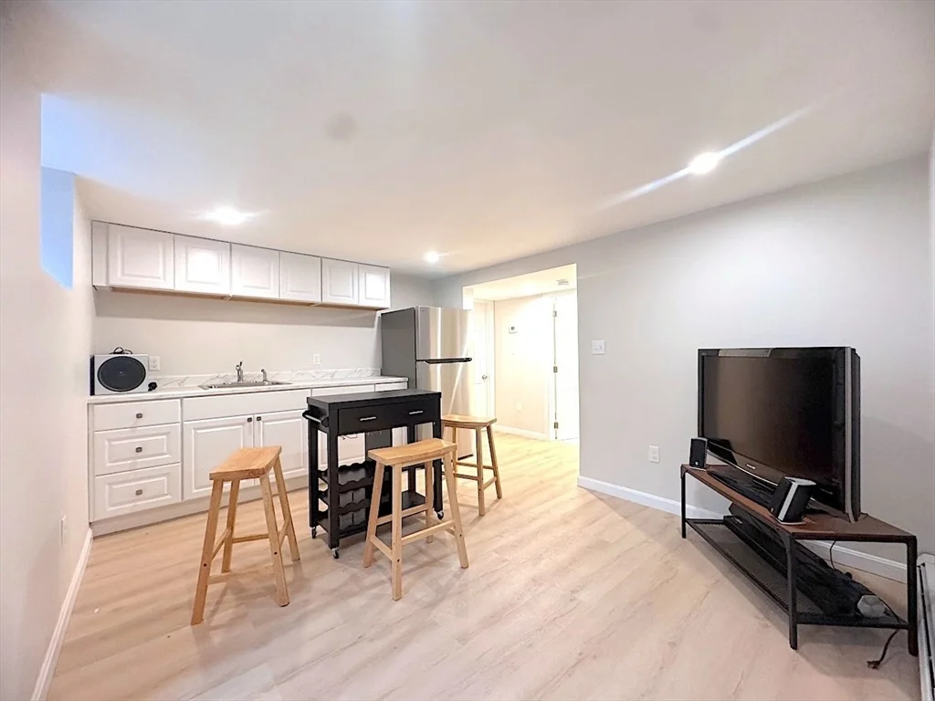 2 bed, 1 bath apartment for rent at 39 Cottage St Unit 1, Stoneham — photo 3 of 24