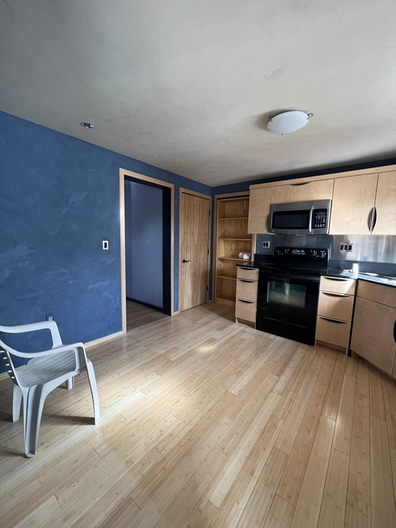 3 bed, 1 bath apartment for rent at 39 Crane Ave Unit 39, Maynard — photo 5 of 19