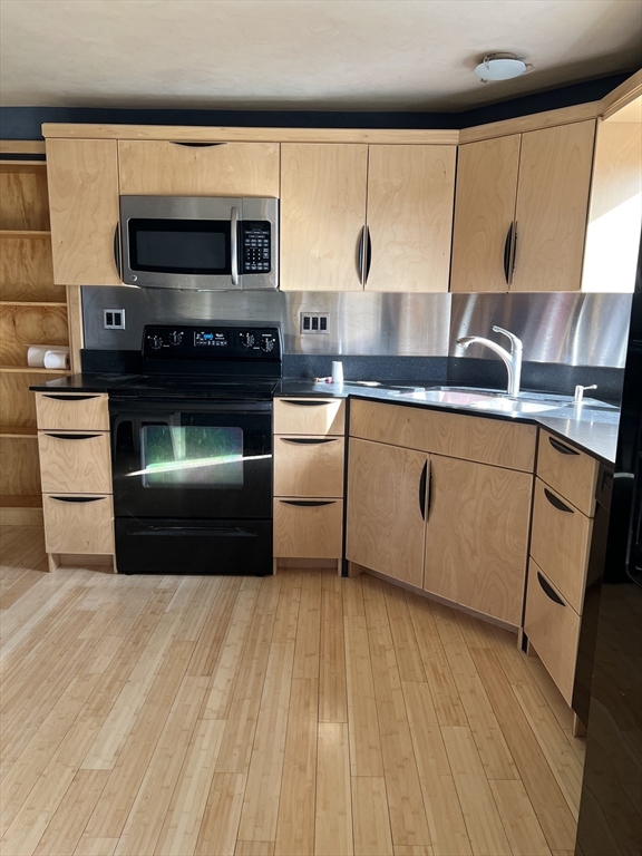3 bed, 1 bath apartment for rent at 39 Crane Ave Unit 39, Maynard — photo 6 of 19