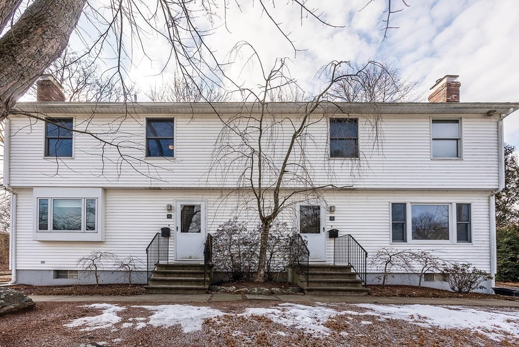 3 bed, 1 bath apartment for rent at 39 Crane Ave Unit 39, Maynard — photo 1 of 19