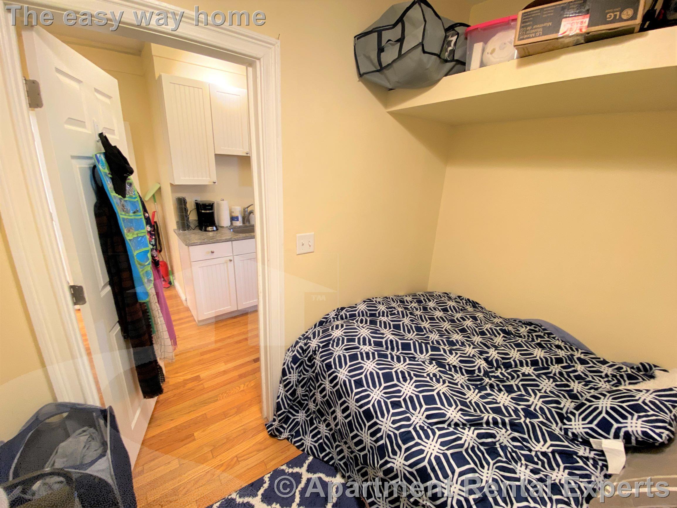 Studio bed, 1 bath apartment for rent at 39 Cross St, East Somerville — photo 5 of 11