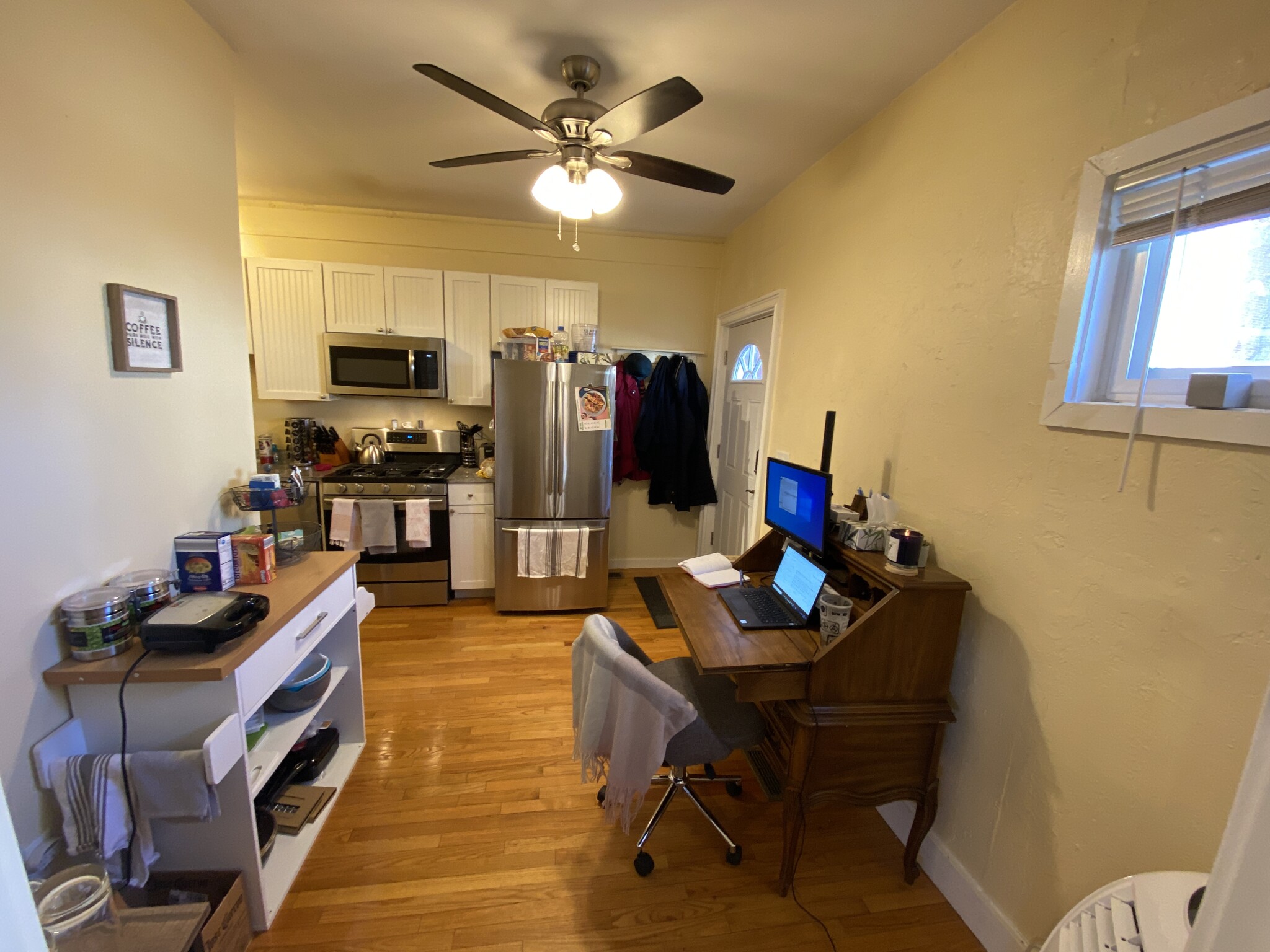 Studio bed, 1 bath apartment for rent at 39 Cross St Unit 39, East Somerville