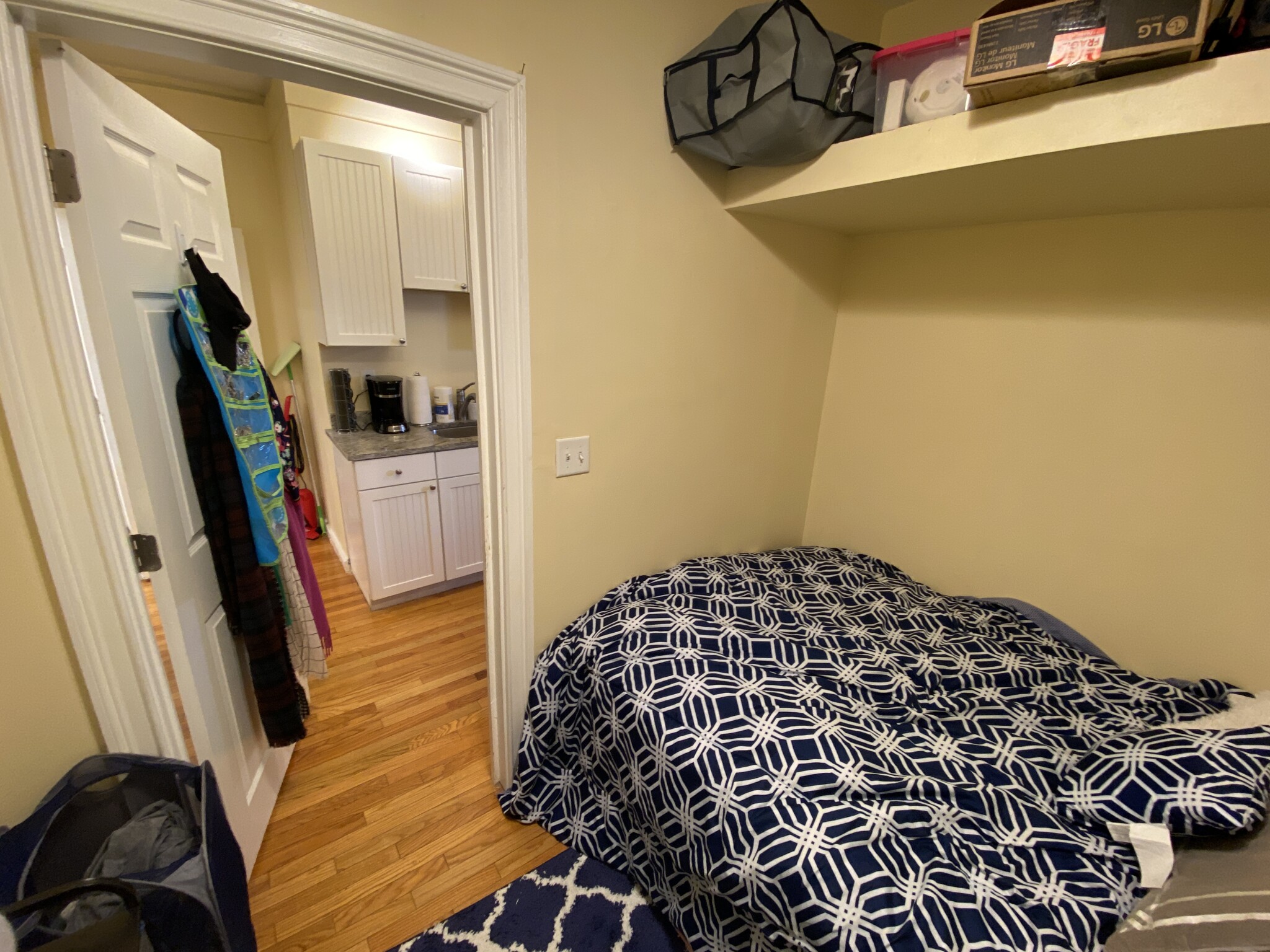 Studio bed, 1 bath apartment for rent at 39 Cross St Unit 39, East Somerville — photo 9 of 18