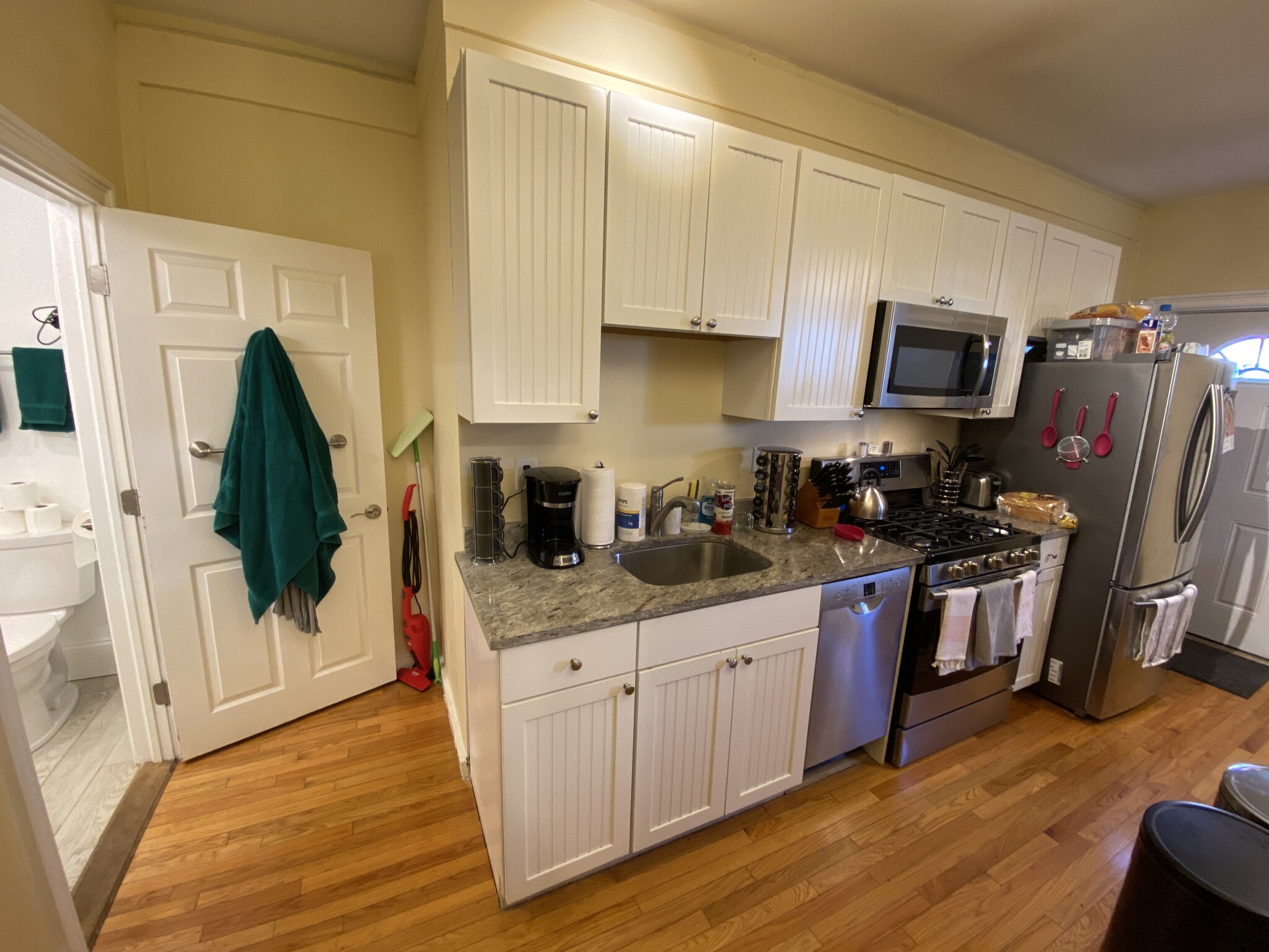 Studio bed, 1 bath apartment for rent at 39 Cross St Unit 39, East Somerville — photo 11 of 18
