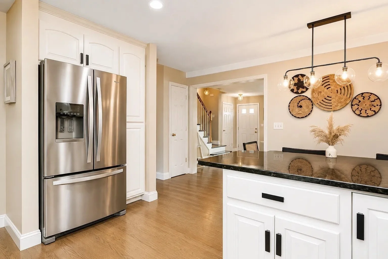 3 bed, 2 bath apartment for rent at 39 Curve St Unit 39, Dedham — photo 3 of 26