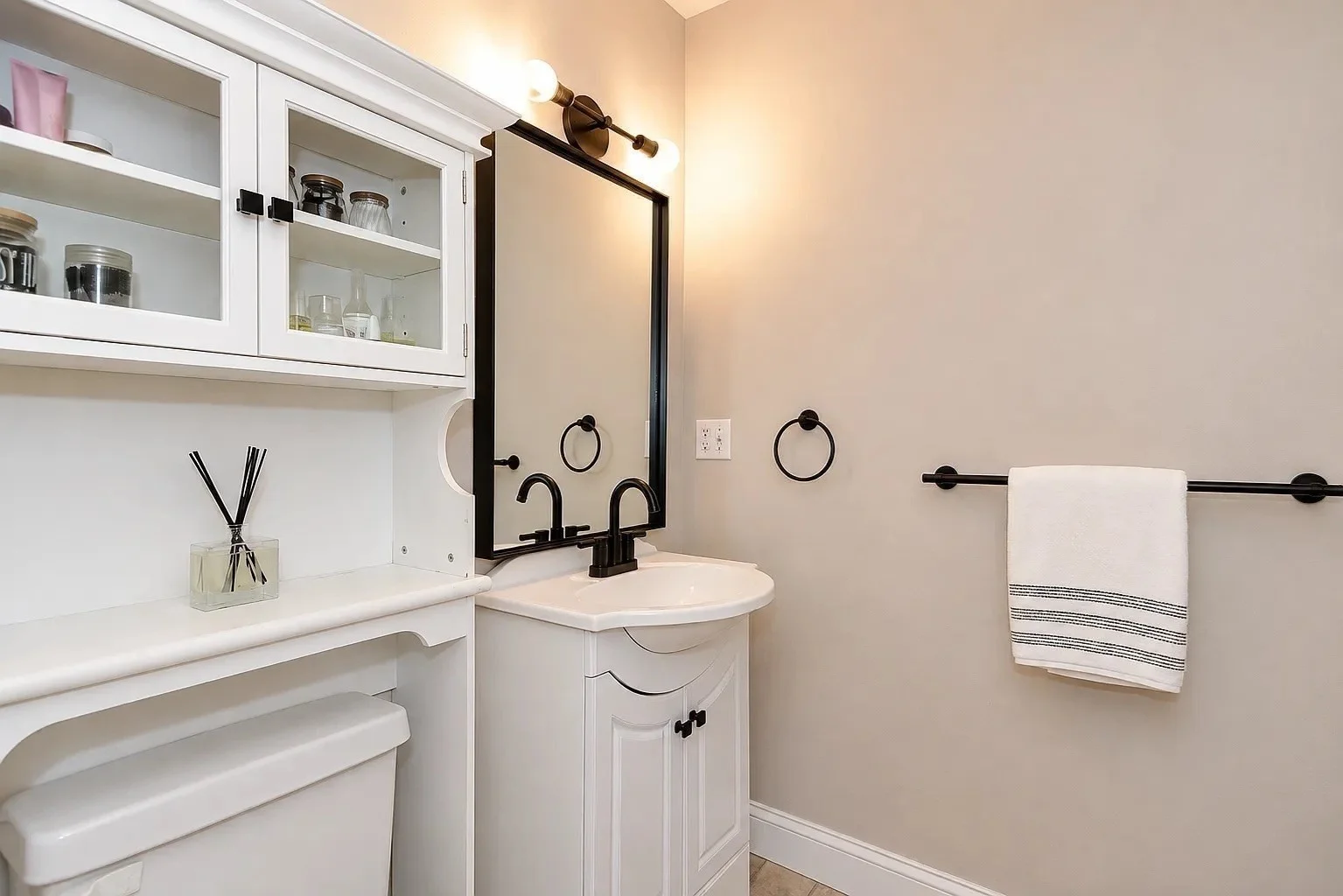 3 bed, 2 bath apartment for rent at 39 Curve St Unit 39, Dedham — photo 8 of 26